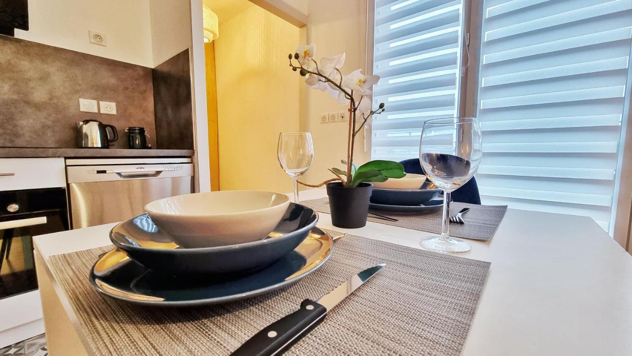 Le Smart - Parking - Terrasse - Wifi - Mulhouse - Relax Bnb Pfastatt Exterior foto