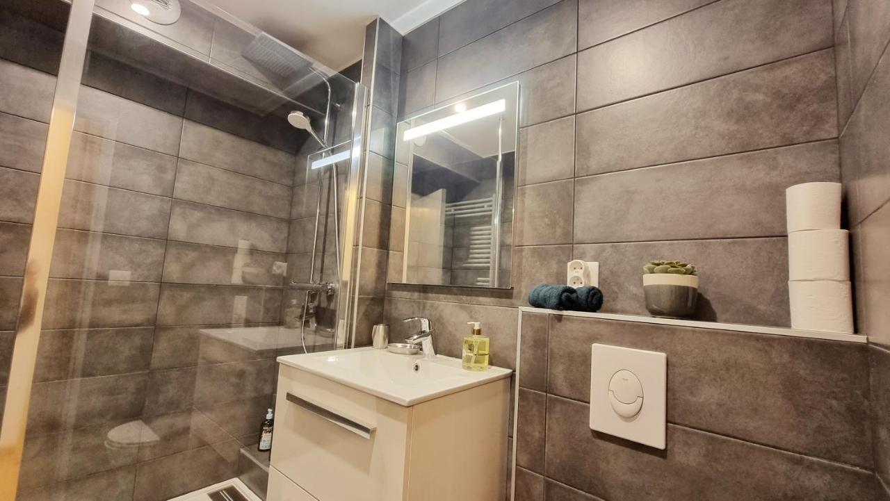 Le Smart - Parking - Terrasse - Wifi - Mulhouse - Relax Bnb Pfastatt Exterior foto